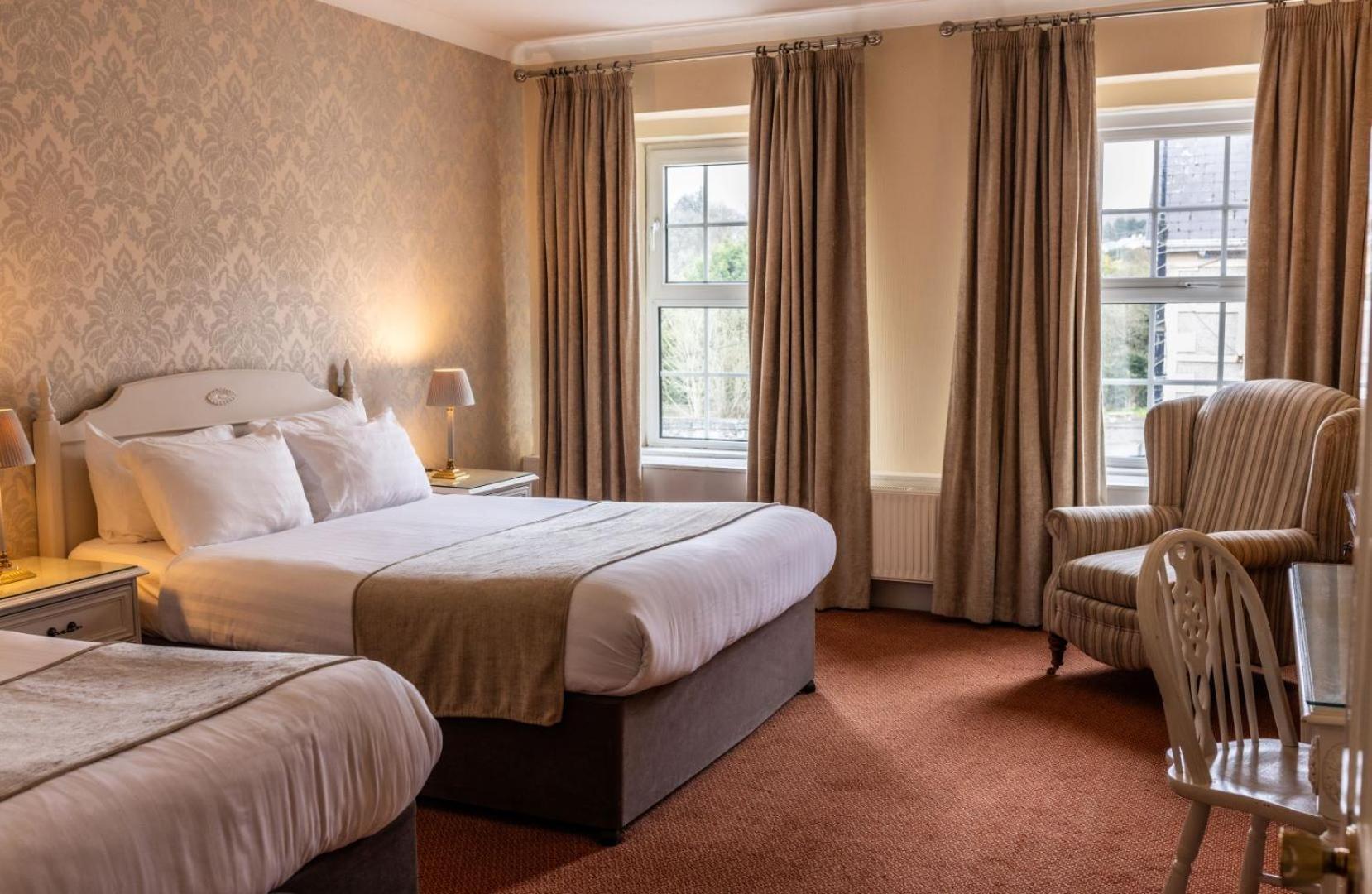 Kee'S Hotel Stranorlar Dış mekan fotoğraf